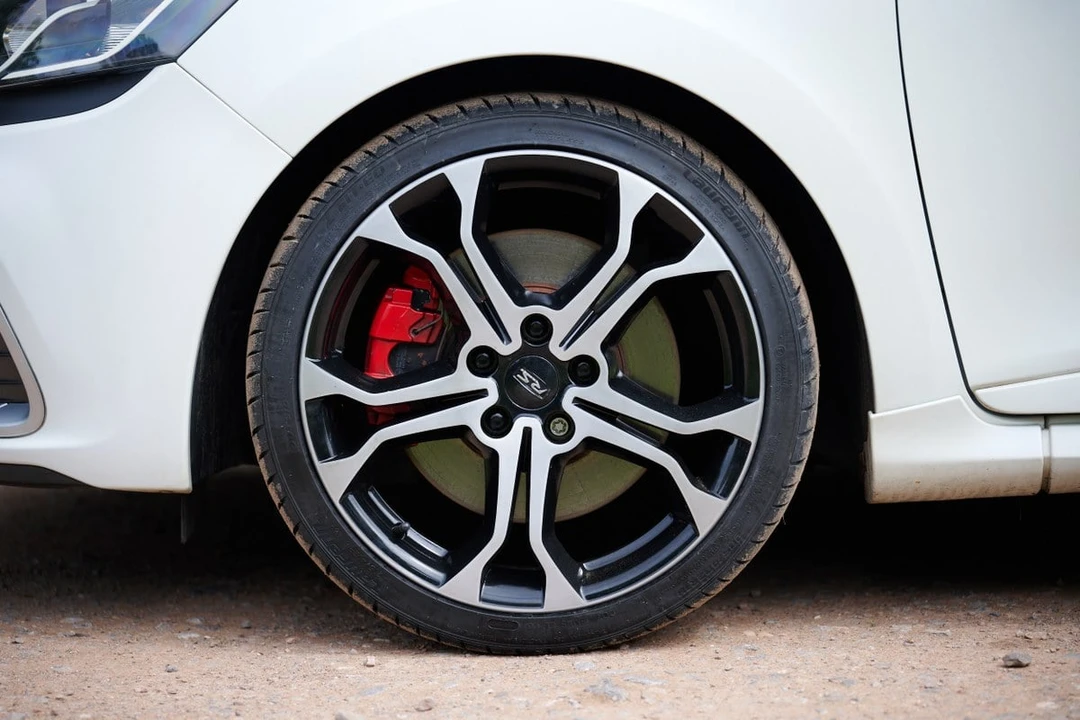 2016 Renault Clio 4th Gen - Image 17 of 30