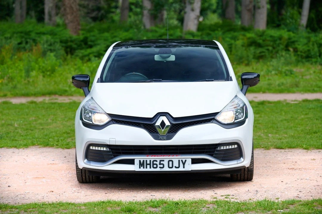 2016 Renault Clio 4th Gen - Image 5 of 30