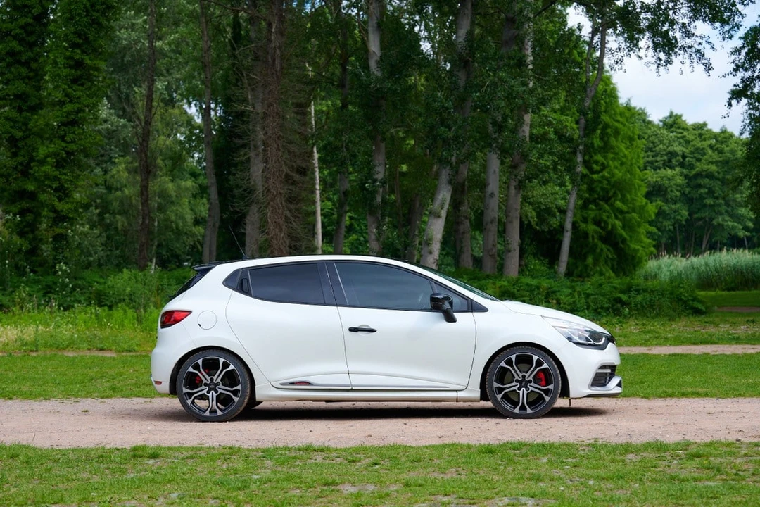 2016 Renault Clio 4th Gen - Image 8 of 30