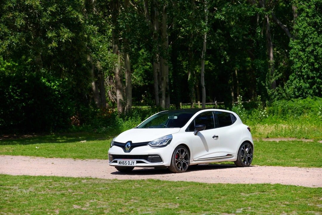 2016 Renault Clio 4th Gen - Image 2 of 30
