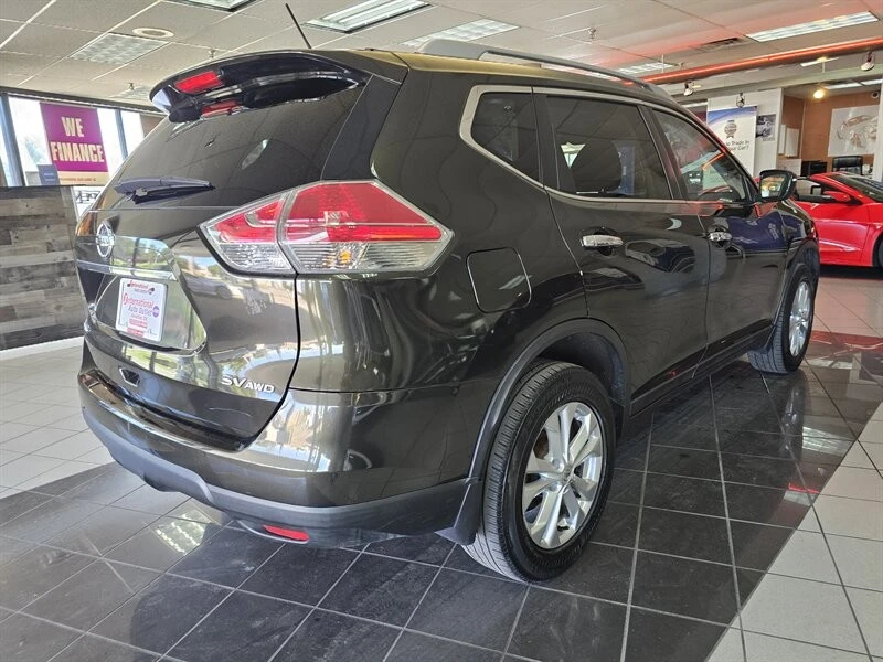 2016 Nissan Rogue - Image 4 of 4
