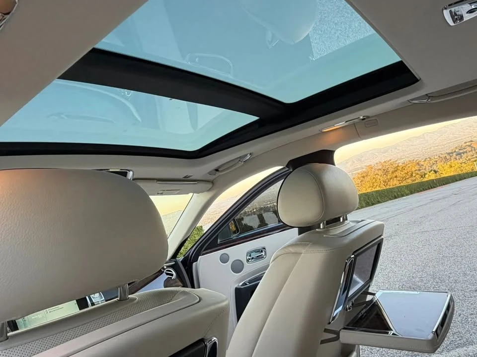 2016 Rolls-Royce Dawn - Image 8 of 19