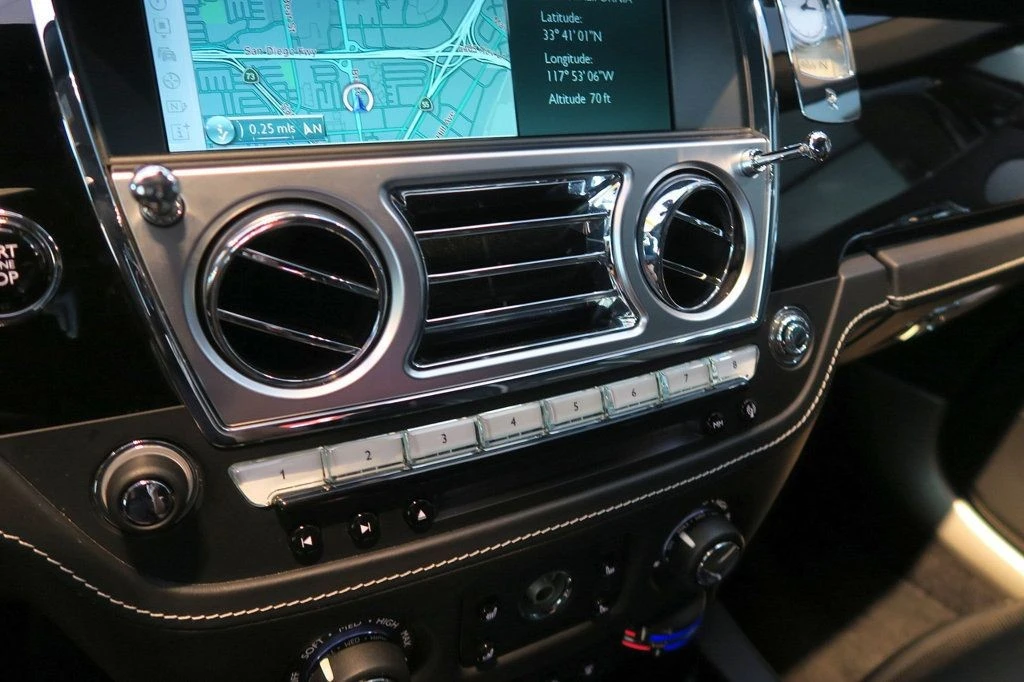2016 Rolls-Royce Dawn - Image 17 of 21