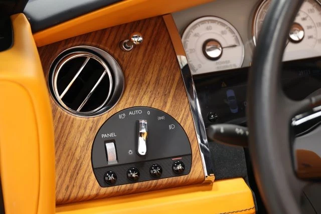 2016 Rolls-Royce Dawn - Image 25 of 31