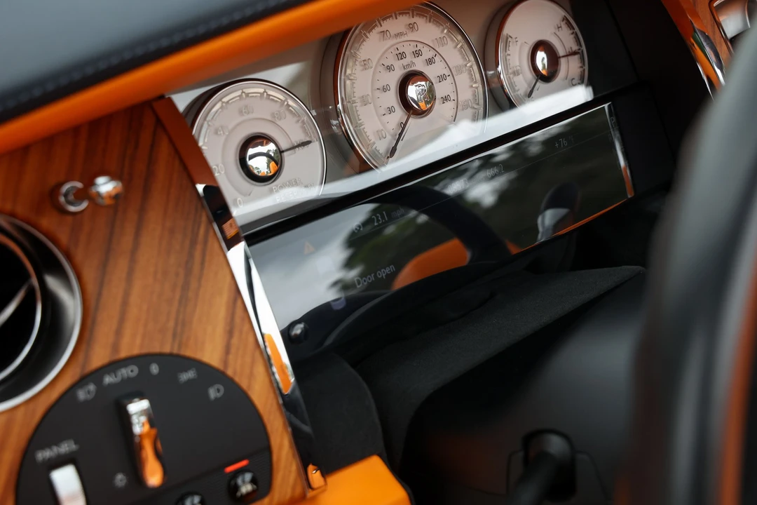 2016 Rolls-Royce Dawn - Image 15 of 31