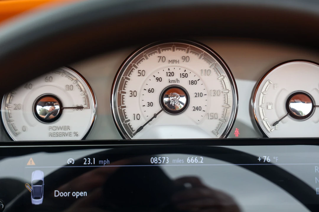 2016 Rolls-Royce Dawn - Image 14 of 31