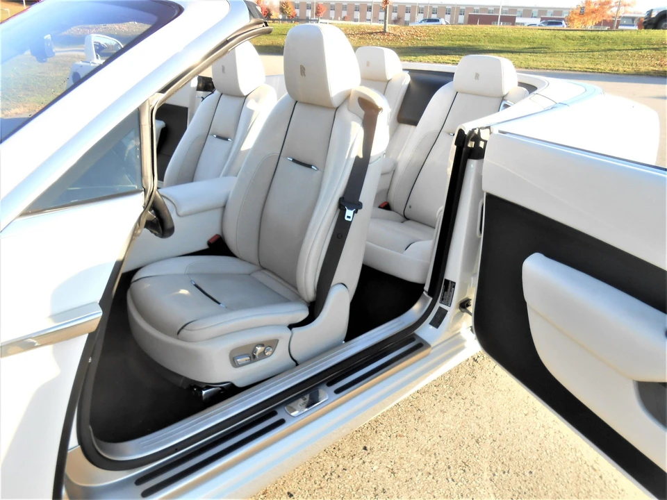 2016 Rolls-Royce Dawn - Image 12 of 17