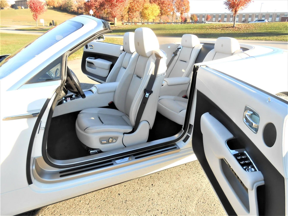 2016 Rolls-Royce Dawn - Image 9 of 17