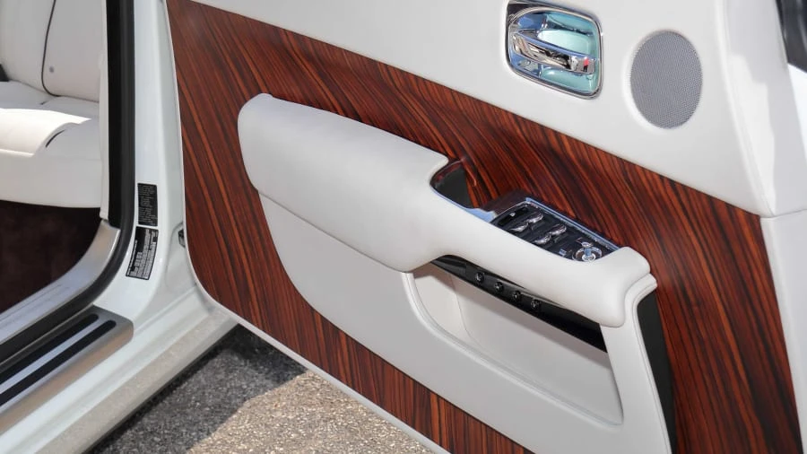 2016 Rolls-Royce Dawn - Image 26 of 27