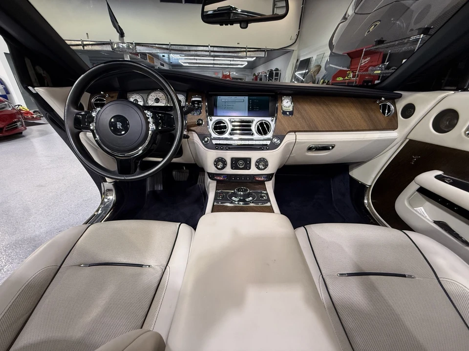 2016 Rolls-Royce Dawn - Image 17 of 21