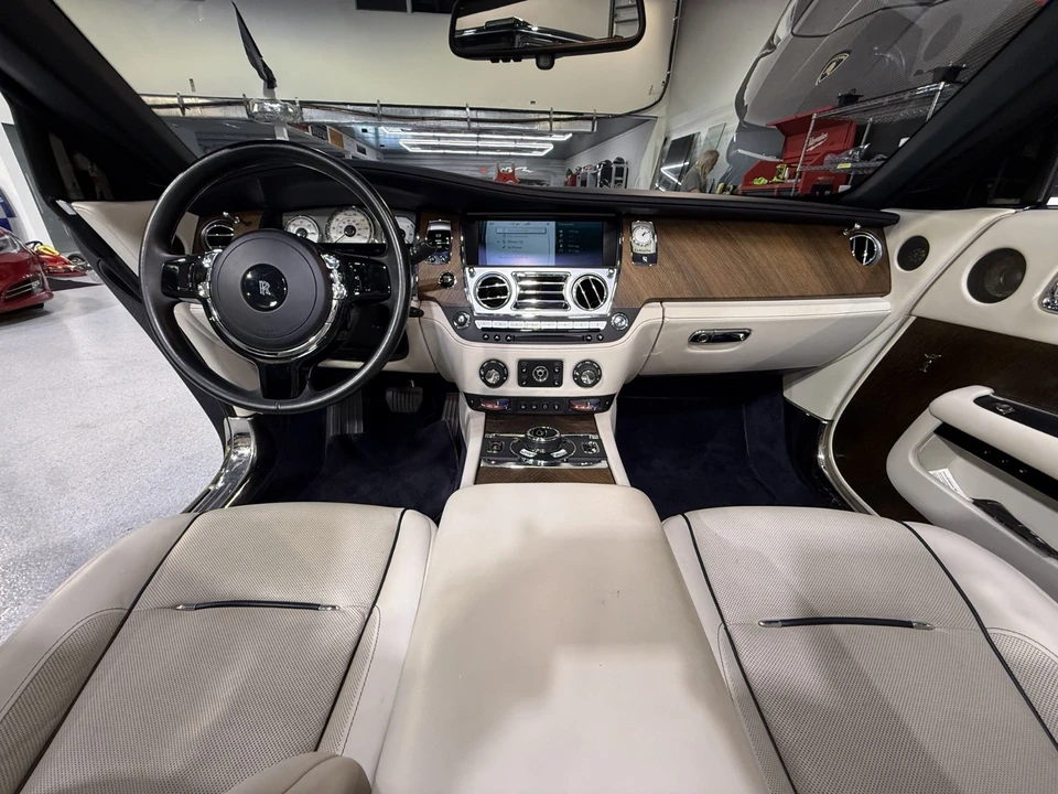 2016 Rolls-Royce Dawn - Image 16 of 21