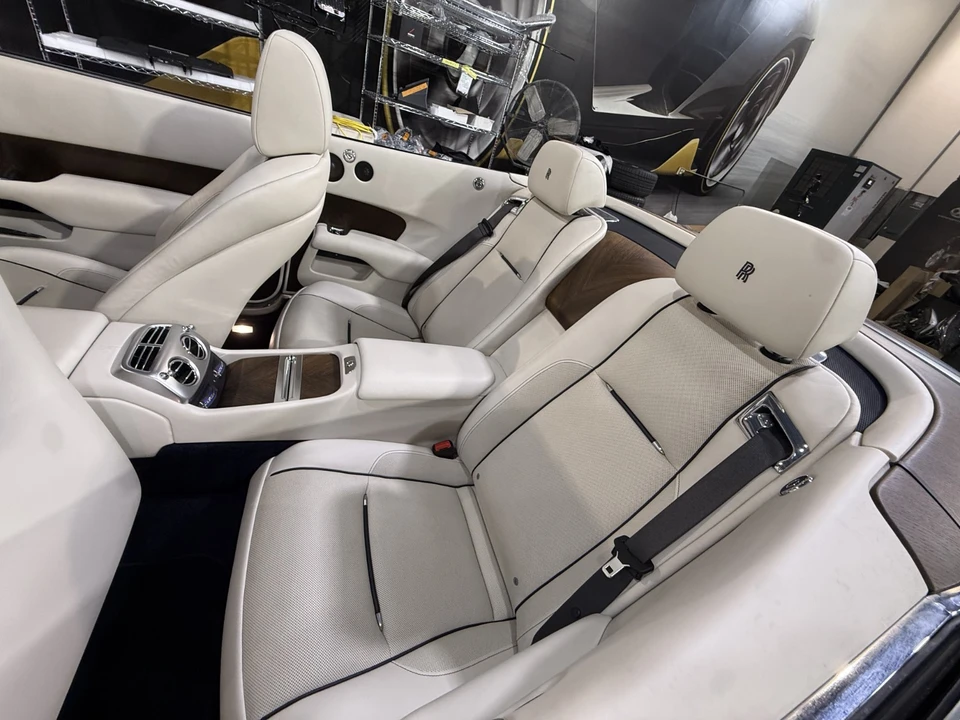 2016 Rolls-Royce Dawn - Image 15 of 21