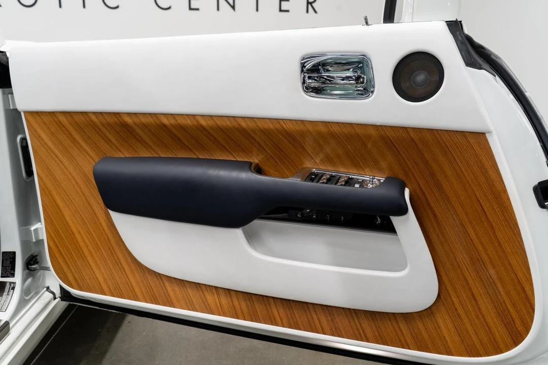 2016 Rolls-Royce Dawn - Image 9 of 21