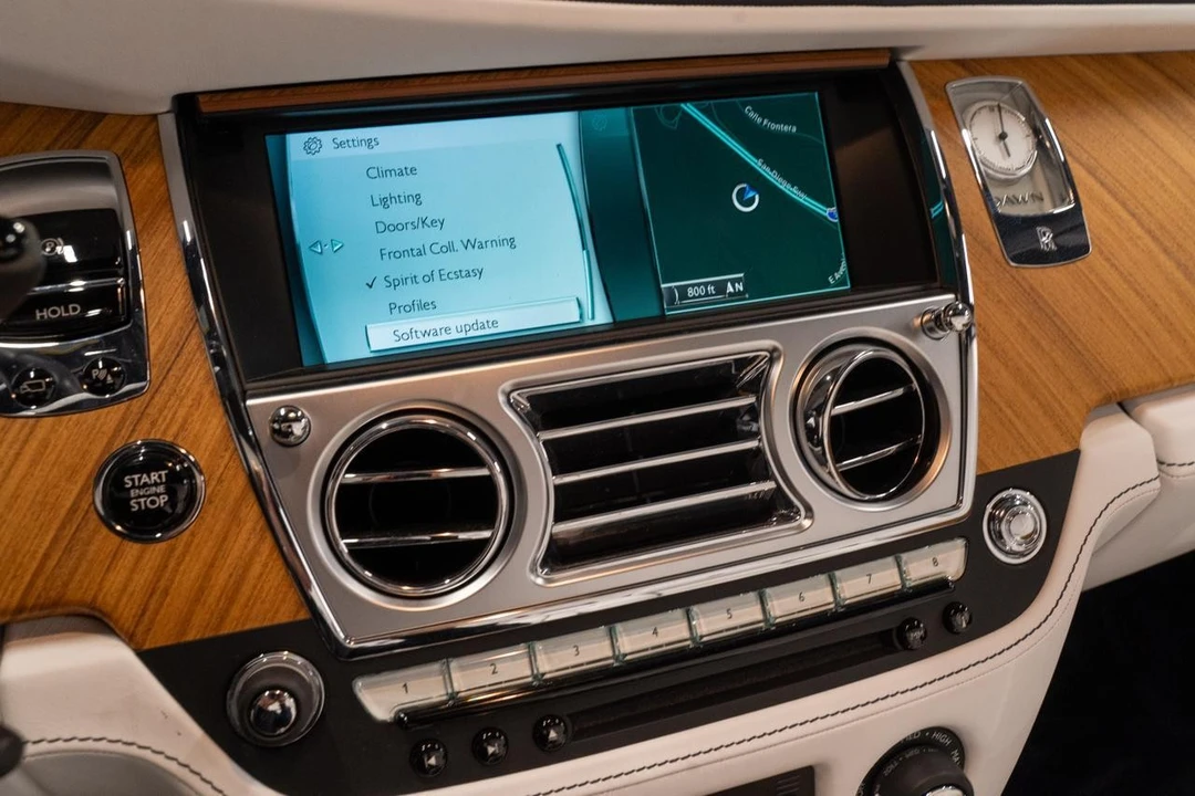2016 Rolls-Royce Dawn - Image 8 of 21