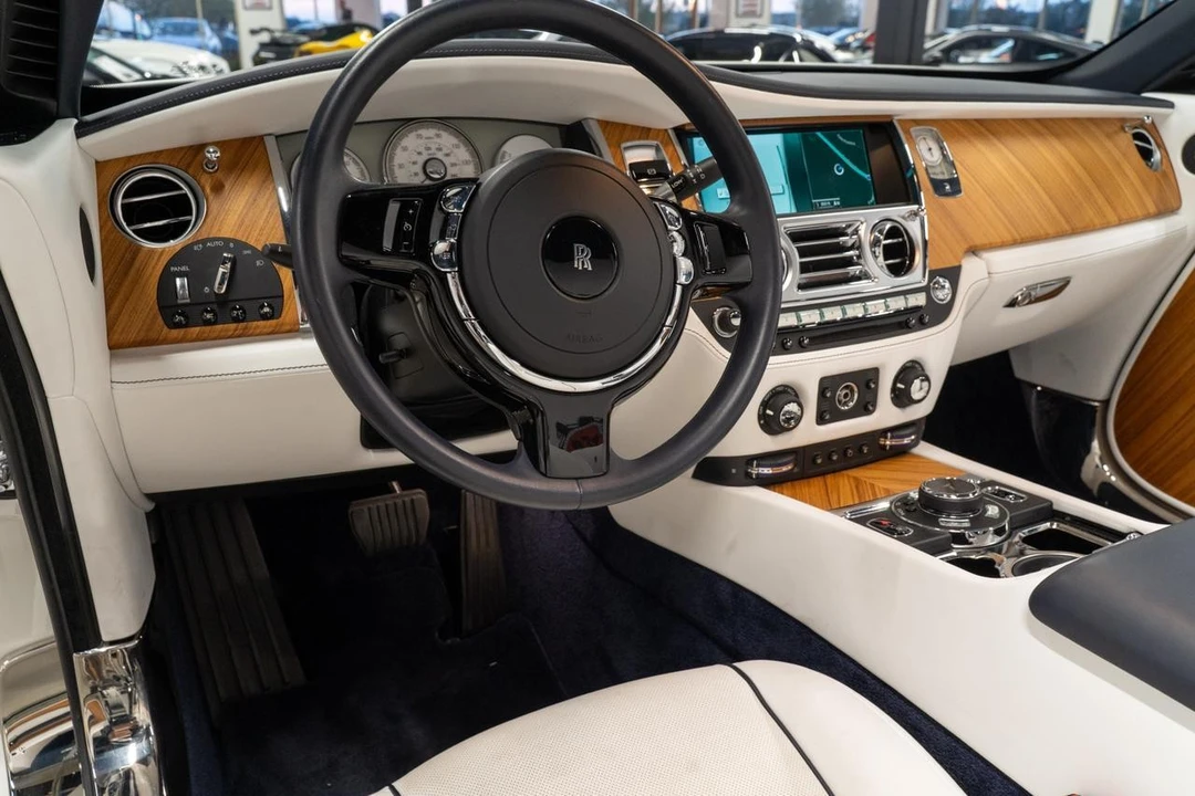 2016 Rolls-Royce Dawn - Image 2 of 21