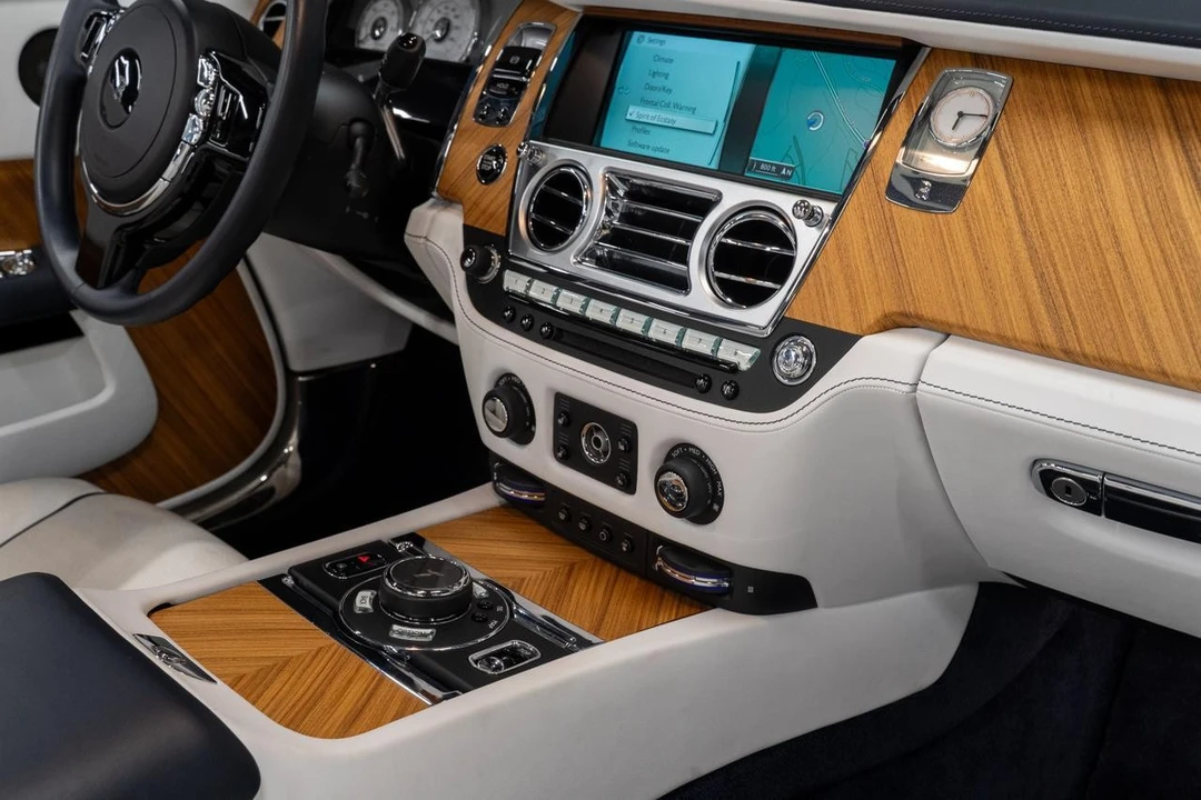 2016 Rolls-Royce Dawn - Image 17 of 21
