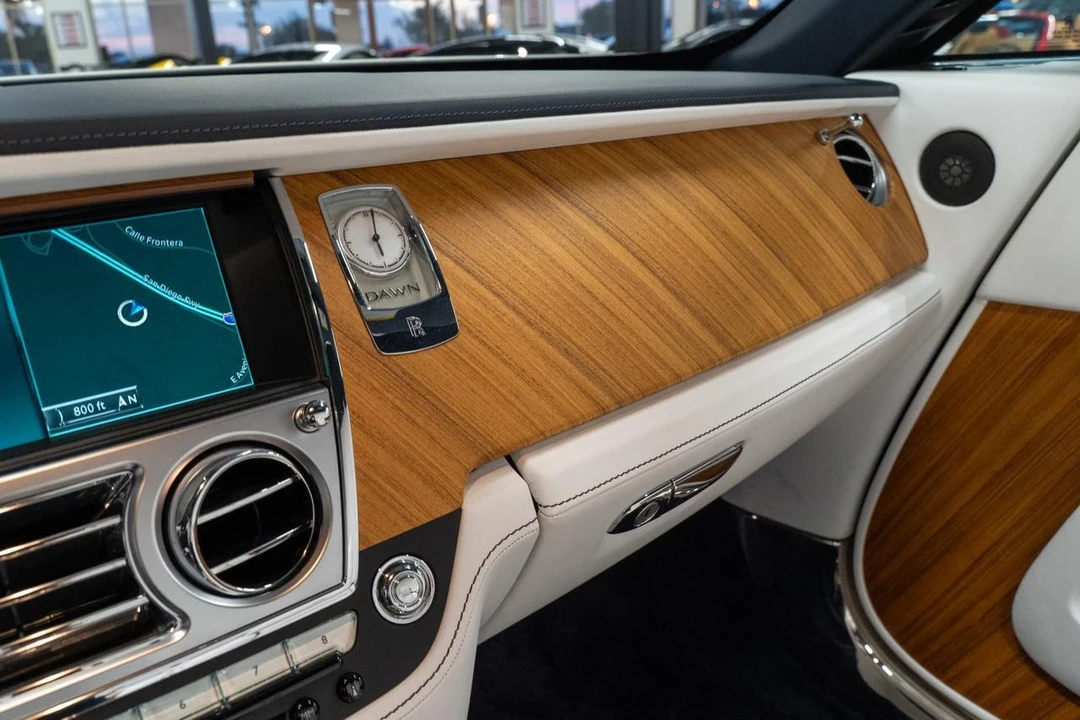 2016 Rolls-Royce Dawn - Image 16 of 21
