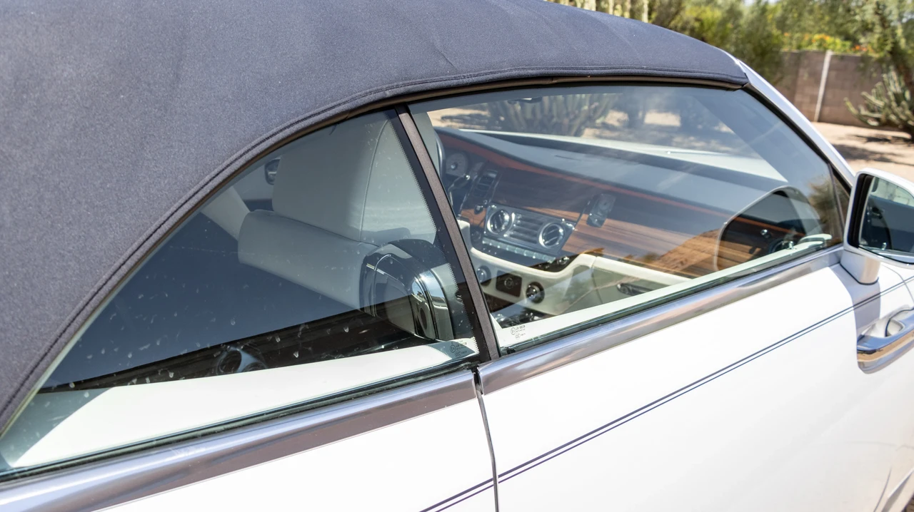 2016 Rolls-Royce Dawn - Image 19 of 31