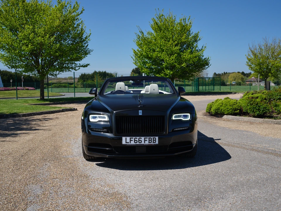 2016 Rolls-Royce Dawn - Image 2 of 31