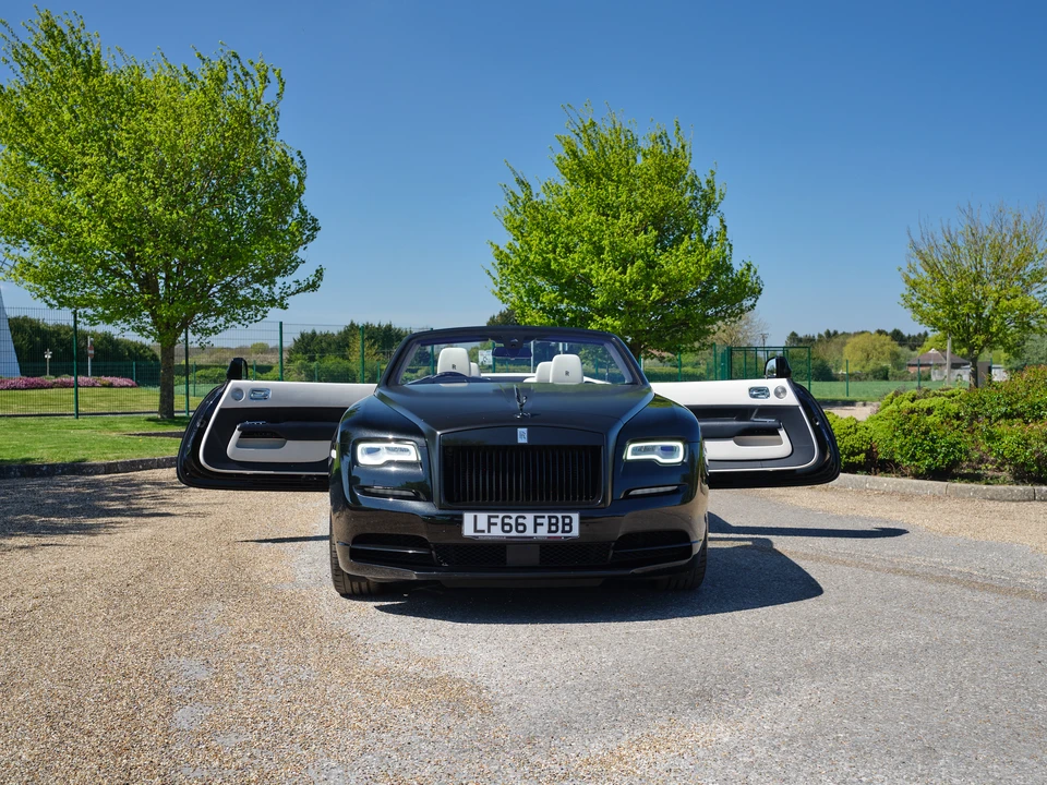 2016 Rolls-Royce Dawn - Image 14 of 31