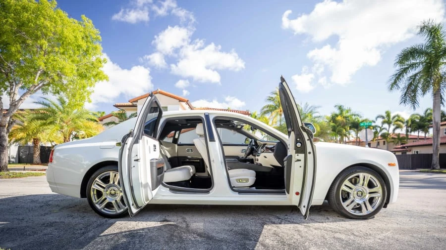 2016 Rolls-Royce Ghost 1st Gen - Image 16 of 21