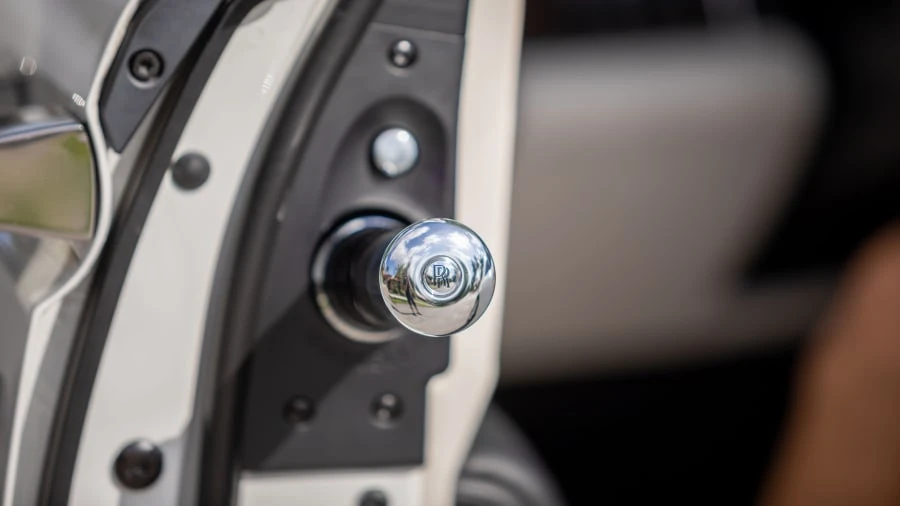 2016 Rolls-Royce Ghost 1st Gen - Image 19 of 21
