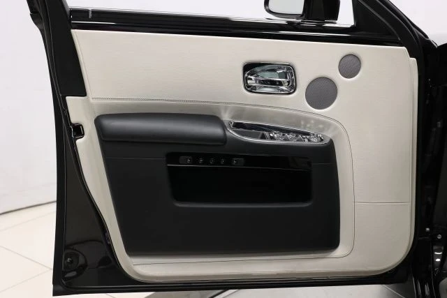 2016 Rolls-Royce Ghost 1st Gen - Image 10 of 12