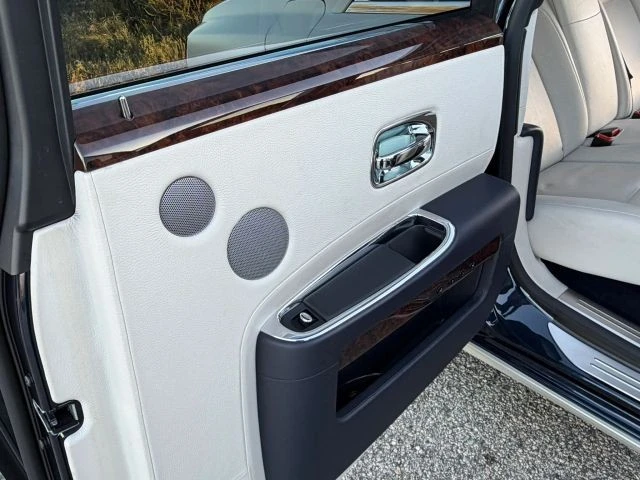 2016 Rolls-Royce Ghost 1st Gen - Image 16 of 21