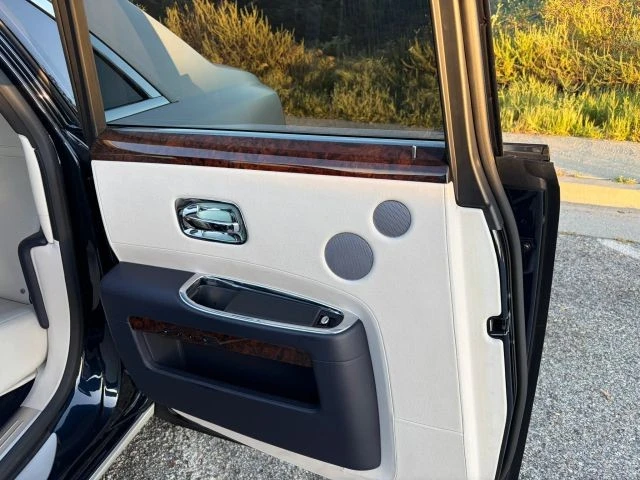 2016 Rolls-Royce Ghost 1st Gen - Image 13 of 21