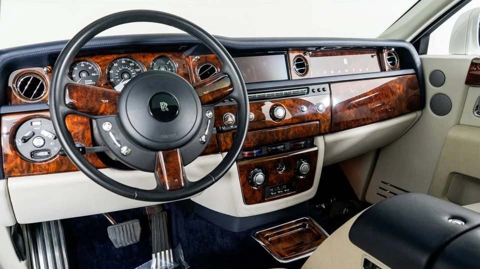 2016 Rolls-Royce Phantom VII - Image 2 of 20