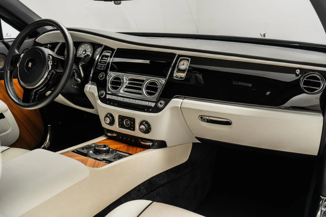 2016 Rolls-Royce Wraith 2nd Gen - Image 14 of 21