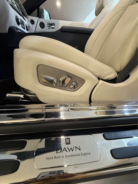 2016 Rolls-Royce Dawn - Image 15 of 21