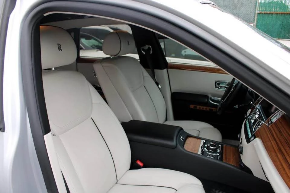 2016 Rolls-Royce Ghost 1st Gen - Image 17 of 18