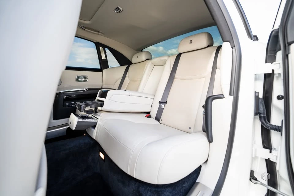 2016 Rolls-Royce Ghost 1st Gen - Image 4 of 8