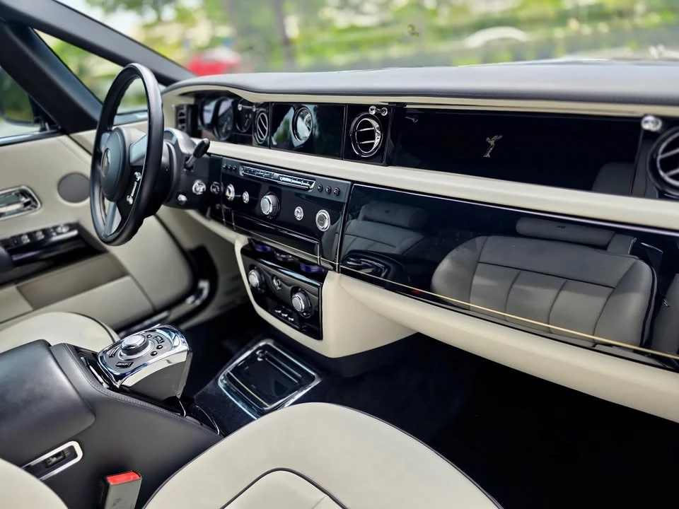 2016 Rolls-Royce Phantom VII - Image 15 of 19