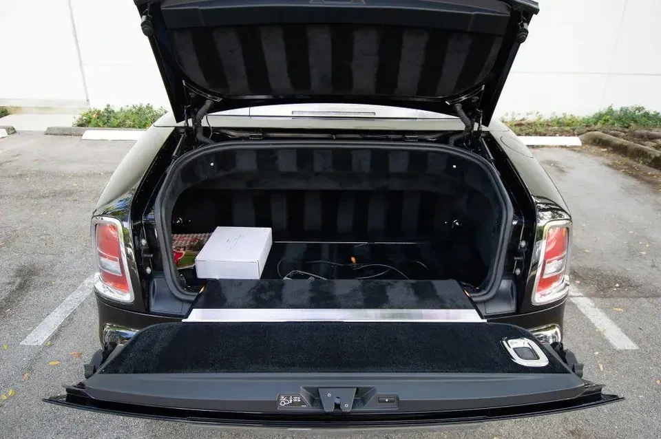 2016 Rolls-Royce Phantom VII - Image 19 of 19