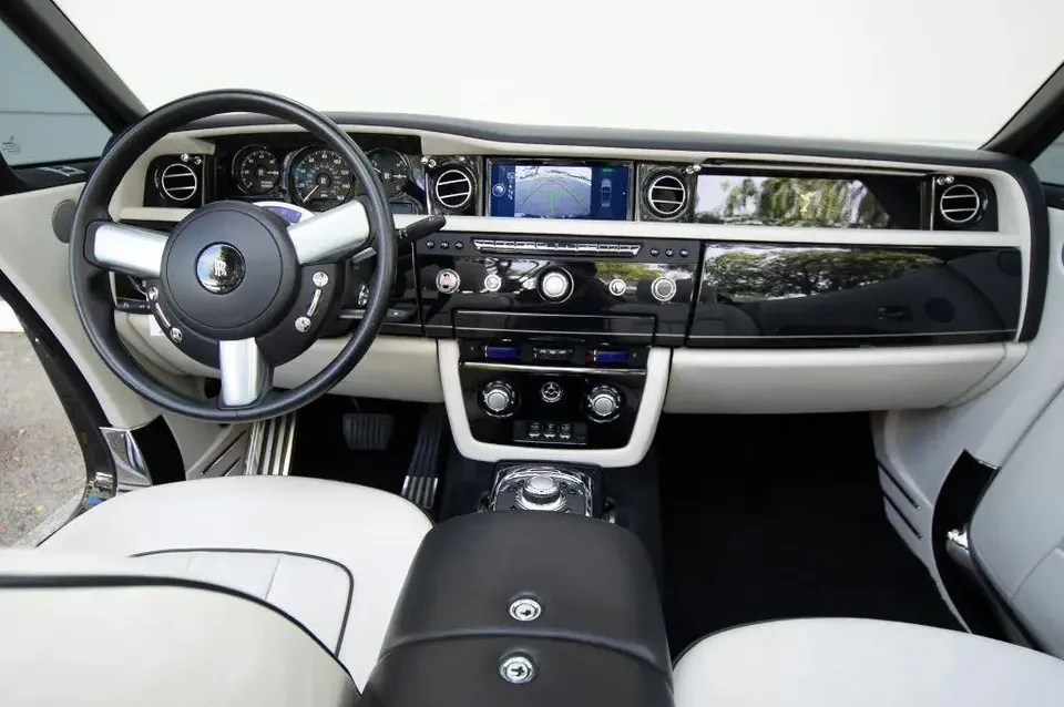 2016 Rolls-Royce Phantom VII - Image 11 of 18
