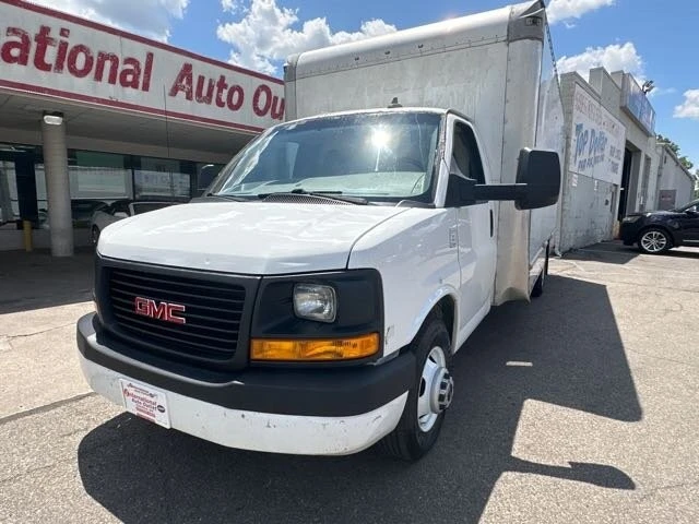 2016 GMC Savana - Image 2 of 4