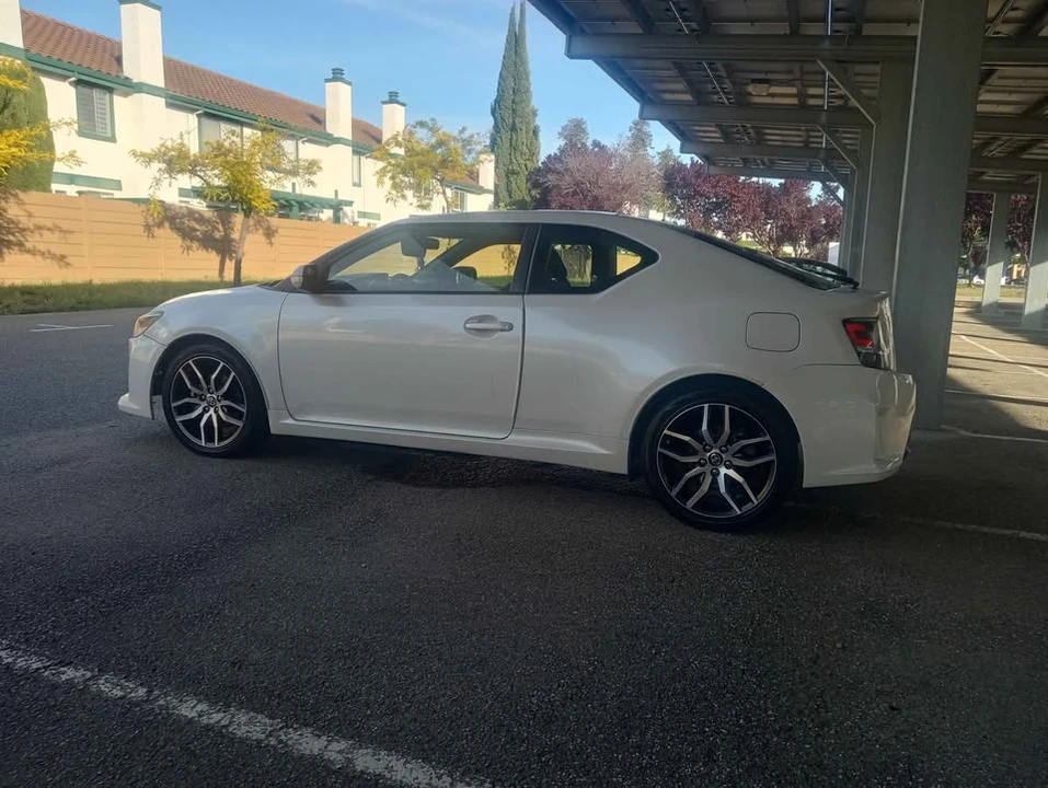 2016 Scion tC - Image 4 of 8