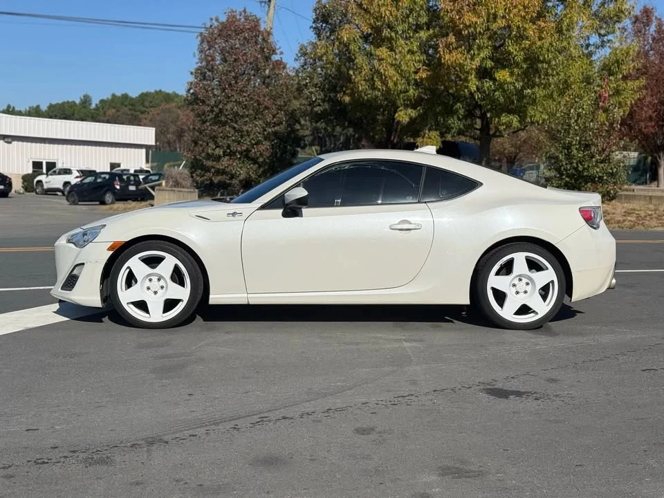 2016 Scion FR-S - Image 9 of 10