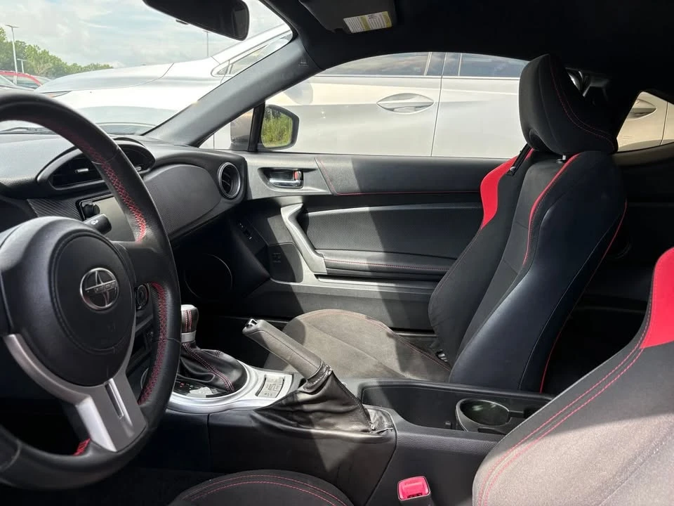 2016 Scion FR-S - Image 7 of 8
