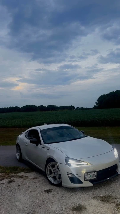 2016 Scion FR-S - Image 5 of 8
