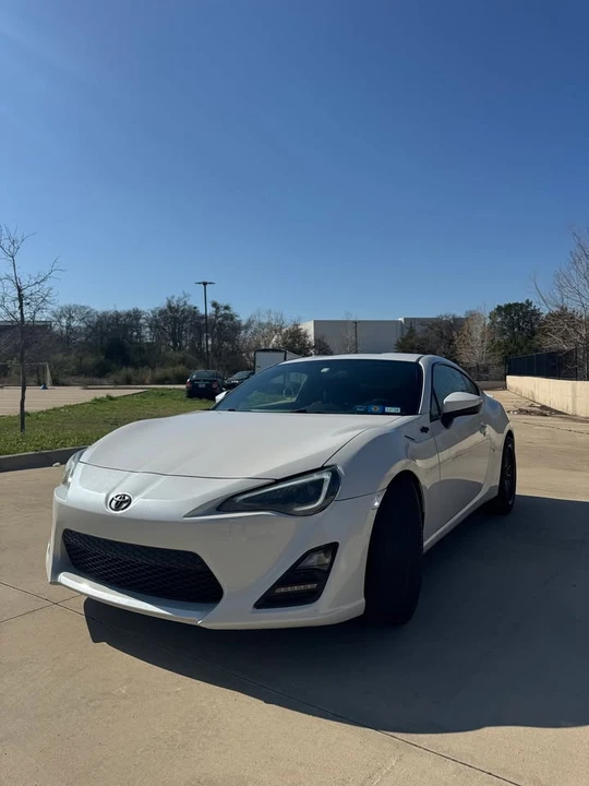 2016 Scion FR-S - Image 2 of 20