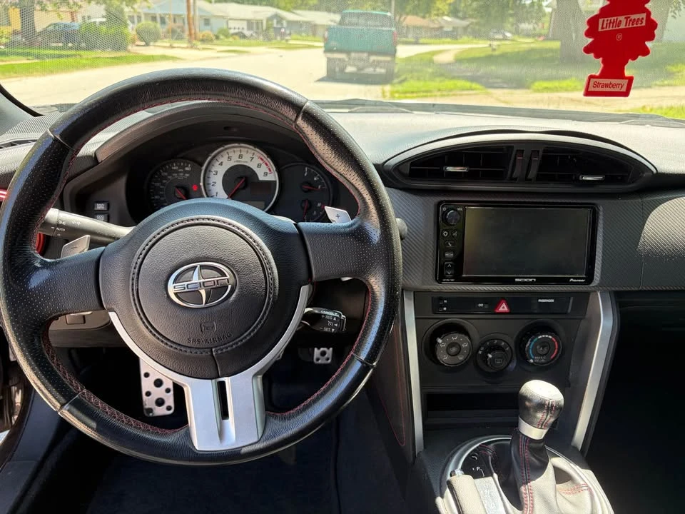 2016 Scion FR-S - Image 2 of 10