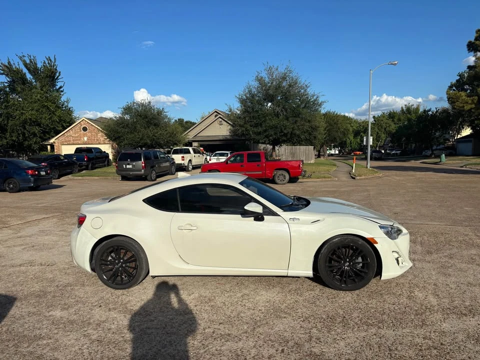 2016 Scion FR-S - Image 4 of 8