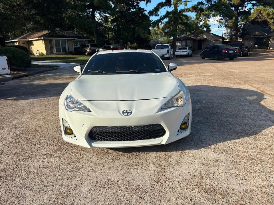2016 Scion FR-S - Image 2 of 8
