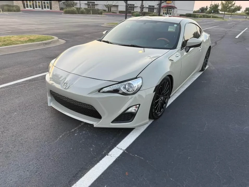 2016 Scion FR-S - Image 8 of 15