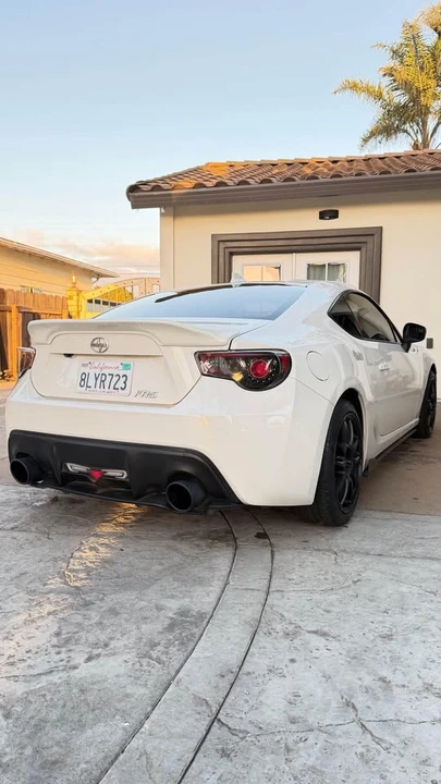 2016 Scion FR-S - Image 2 of 7