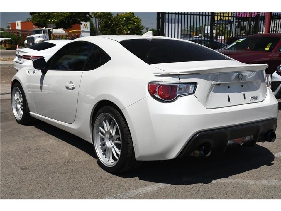 2016 Scion FR-S - Image 5 of 10