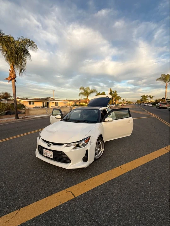 2016 Scion tC - Image 3 of 8